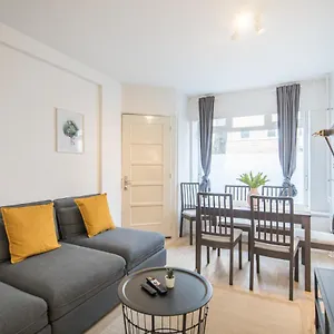 https://stylish-2-room-apartment-new-bathroom-kitchen.hamburg-hotels-de.com